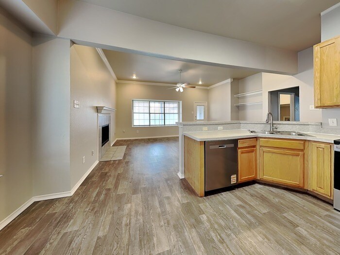 Building Photo - 11825 Hickory Garden Dr