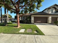 Building Photo - La Ventana Estates 3 bdrm Townhome Available