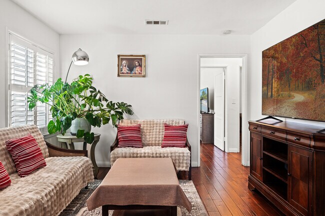 Building Photo - 1751 Belmont Ave