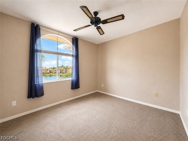 Building Photo - 6490 Aragon Way
