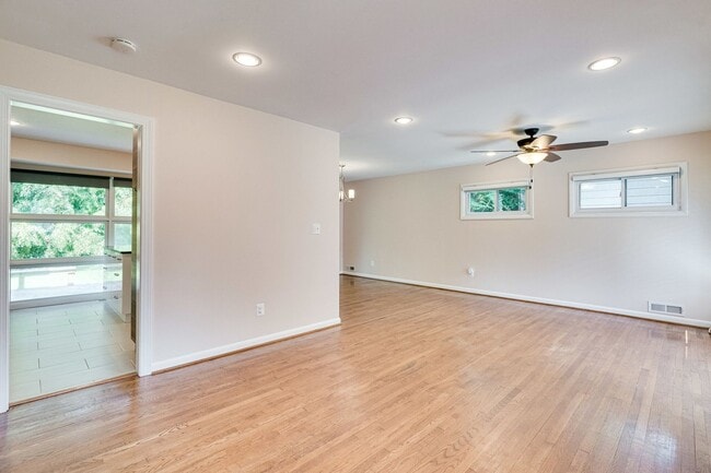 Building Photo - 4228 San Carlos Dr