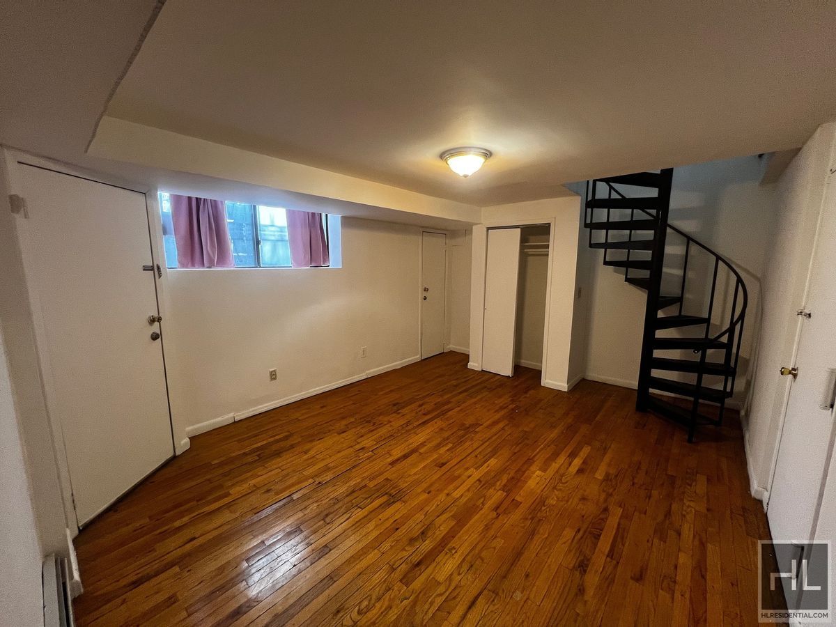 Building Photo - 111 STREET