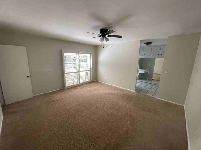 Building Photo - BEAUTIFUL FOUR BEDROOM TWO AND A HALF BATH HOME!