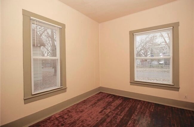 Building Photo - 301 S 3rd St