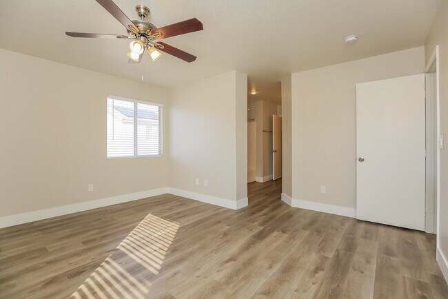 Building Photo - 7933 Hollow Pine St