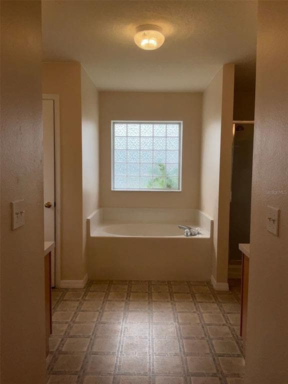 Building Photo - 1392 Willow Wind Dr