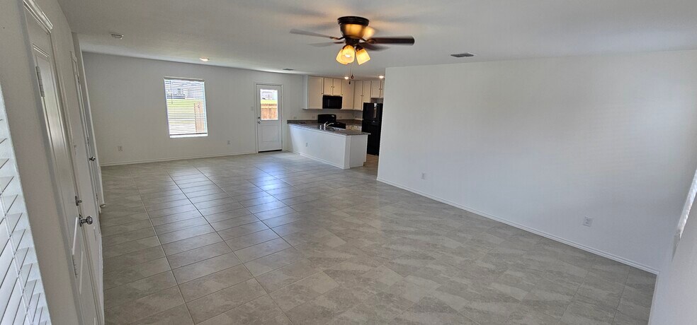 Building Photo - 9205 Grackle Pl