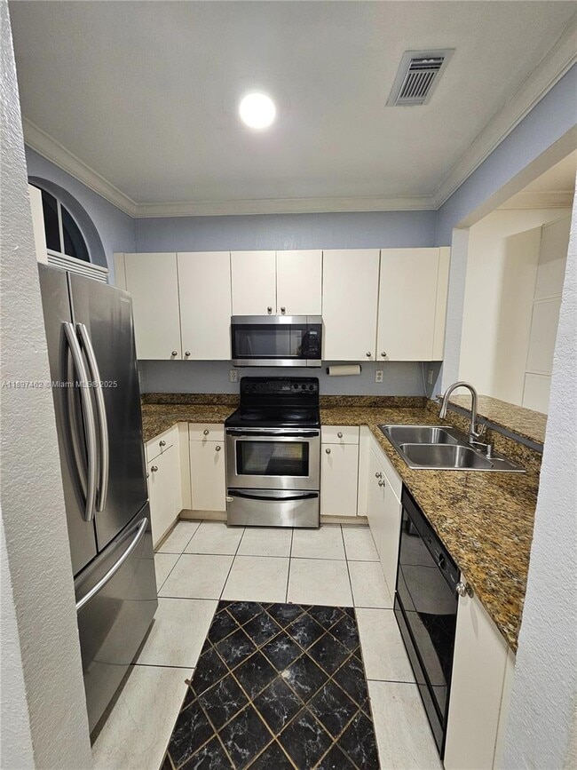 Building Photo - 12708 SW 49th Dr