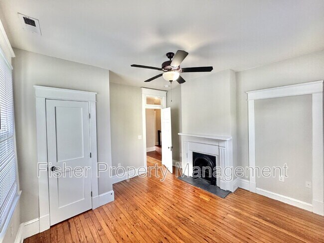 Building Photo - 411 W 26th St