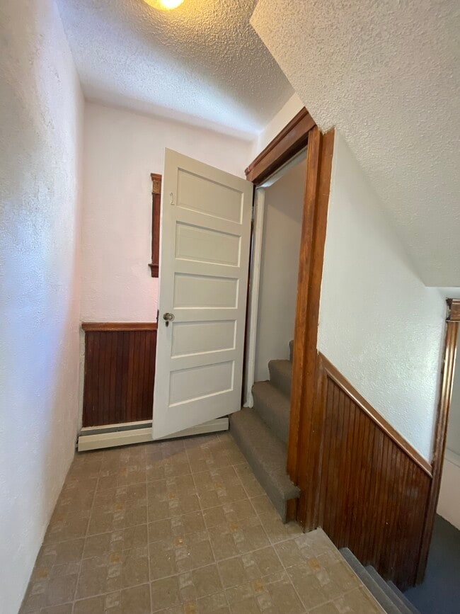 Building Photo - 24 Huxley Ave