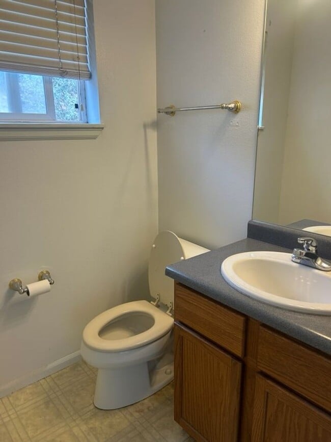 Building Photo - 50483 US-6
