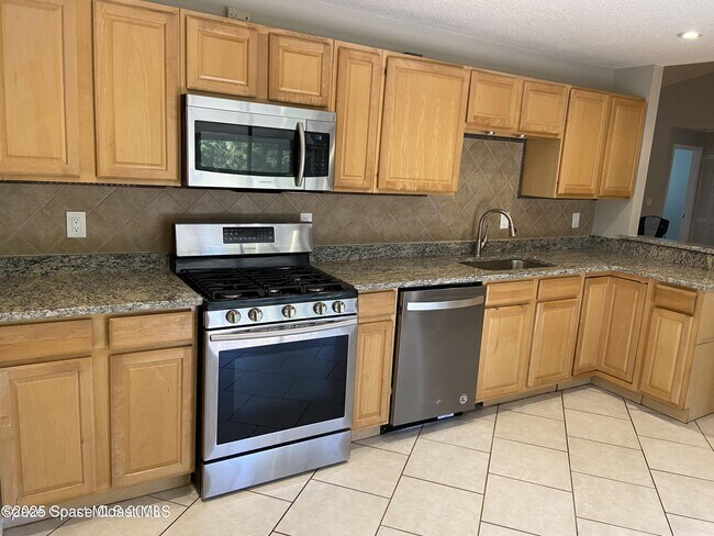 Building Photo - 610 Soto Grande Ct