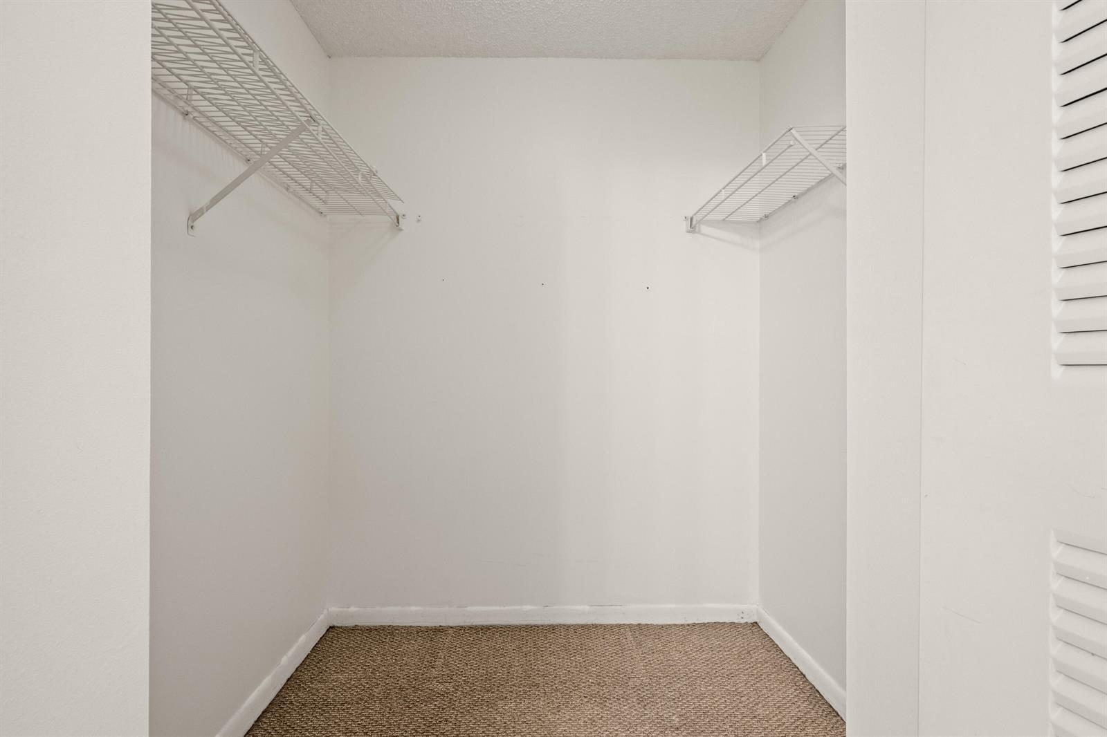 Building Photo - 6960 SW 39th St