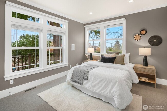 Building Photo - Light-Filled Magnolia Home with Spectacular Northwest Views