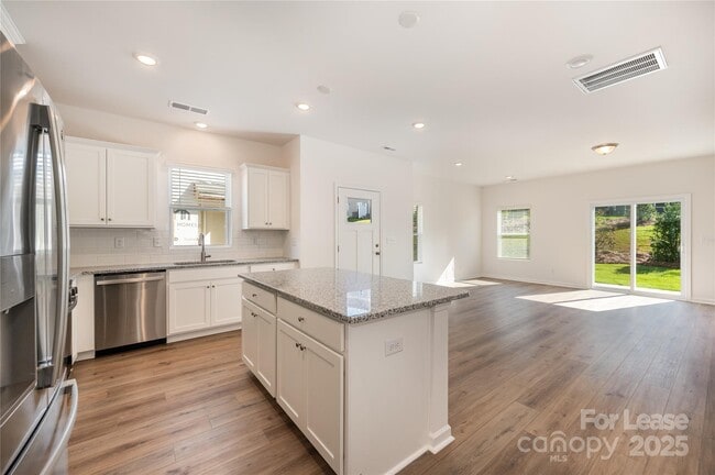 Building Photo - 3220 Lilac Grove Dr