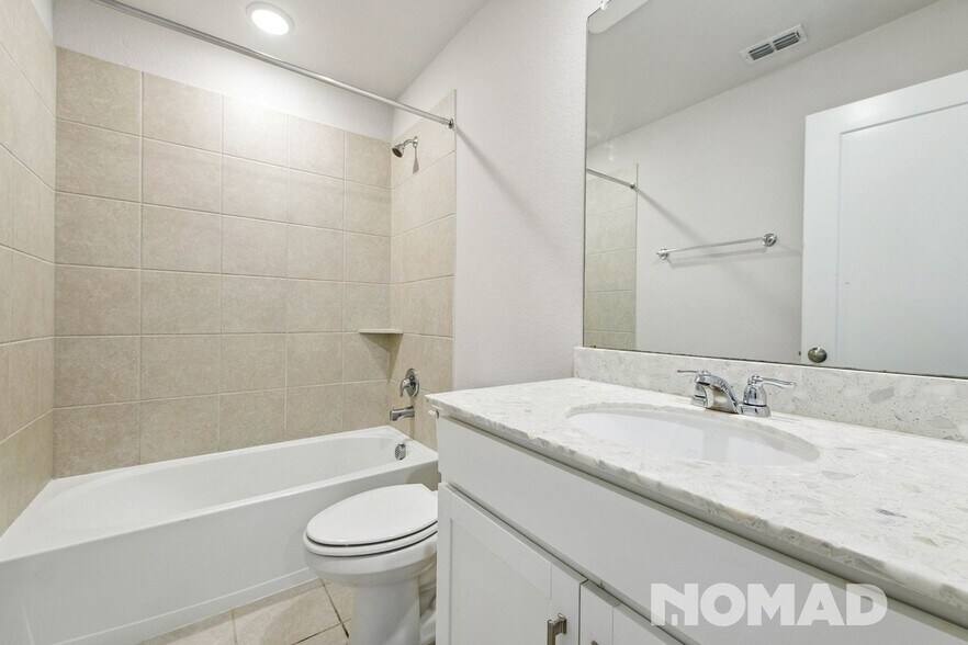 Building Photo - 9215 Lair Cove Dr