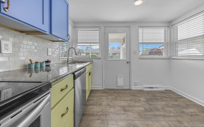 Building Photo - 8308 Nathan Ave