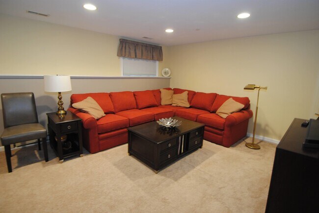 Building Photo - 81 Barrington Ave