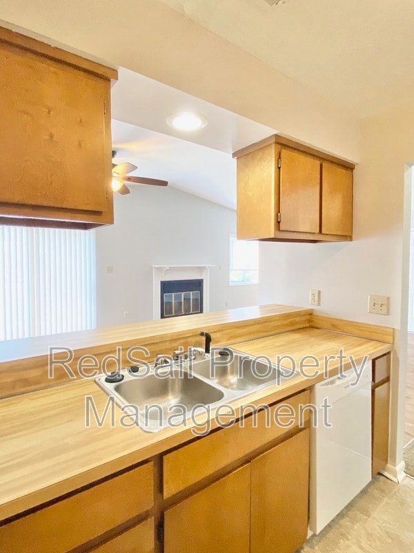 Building Photo - 115 Roane Dr
