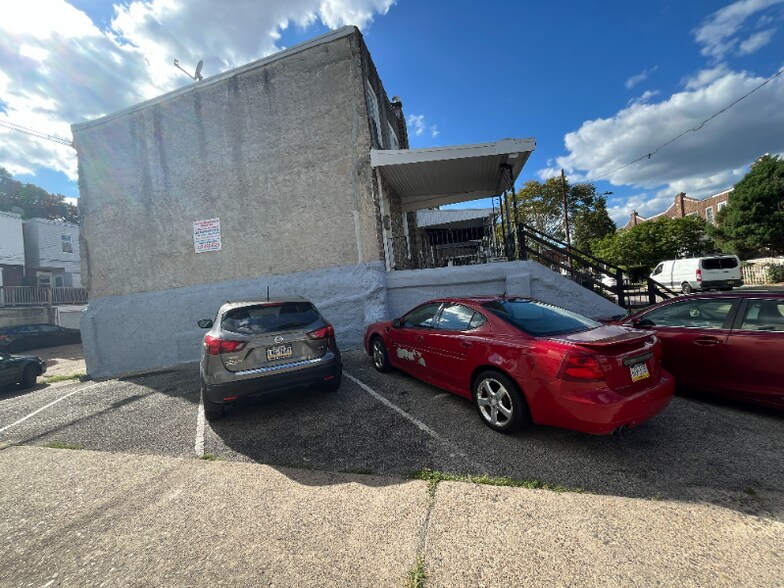 Building Photo - 4634 Fernhill Rd