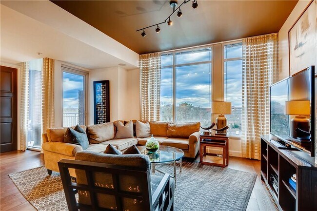 Building Photo - 1820 Peachtree Rd NW