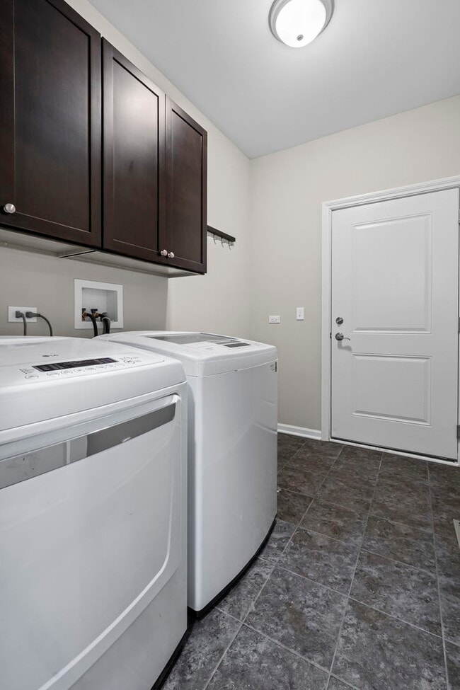 Building Photo - 1998 Shermer Rd