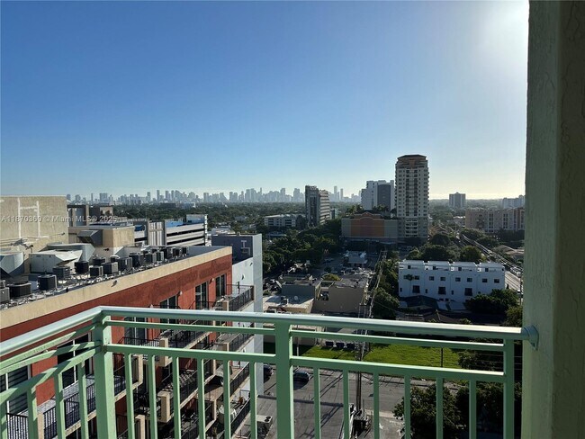 Building Photo - 3500 Coral Wy