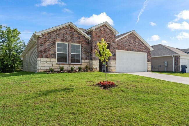 Building Photo - 602 W Cattleman Ct