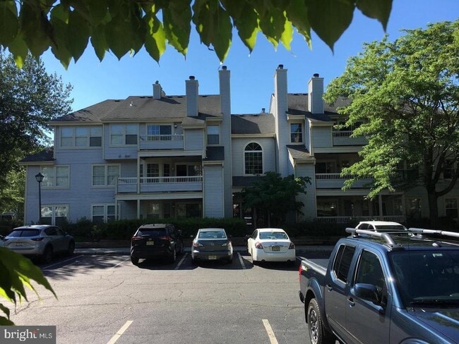 Building Photo - 102 Sequoia Ct