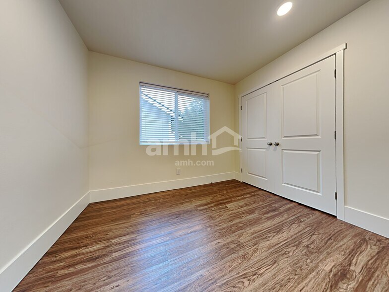 Building Photo - 9294 Shootingstar St SE