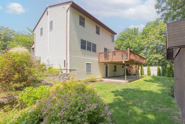Building Photo - 68 Walter Dr