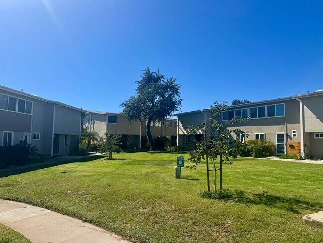 Building Photo - 5730 Ferber St