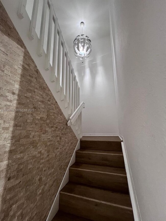 Building Photo - 2098 NE 167th St