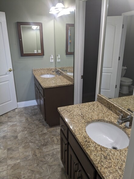 Master Double Vanity - 41 Eagle View Dr