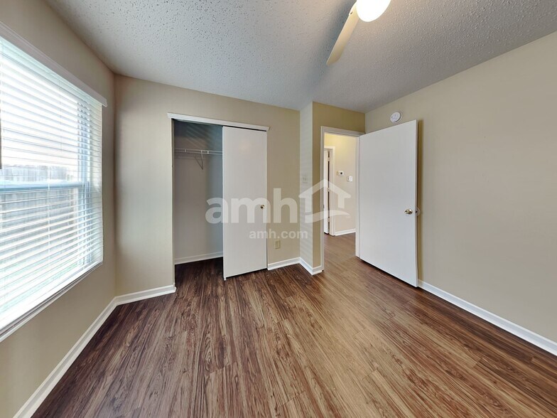 Building Photo - 10767 Wymm Ln