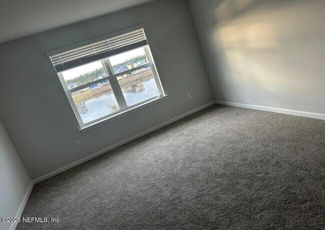 Building Photo - 322 Brandon Lks Dr