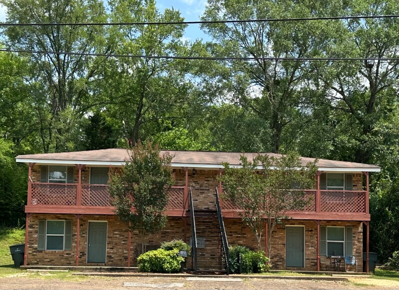Primary Photo - 216 Wedgewood St