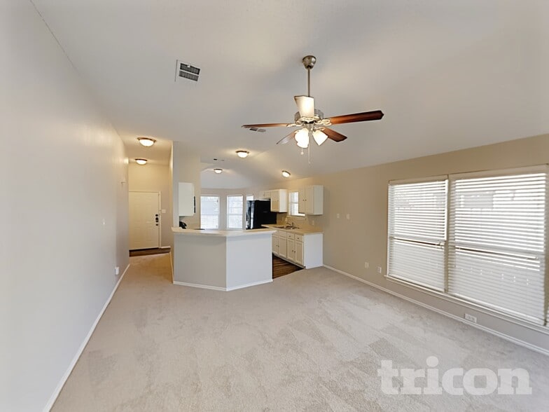 Building Photo - 1525 Juniper Ln
