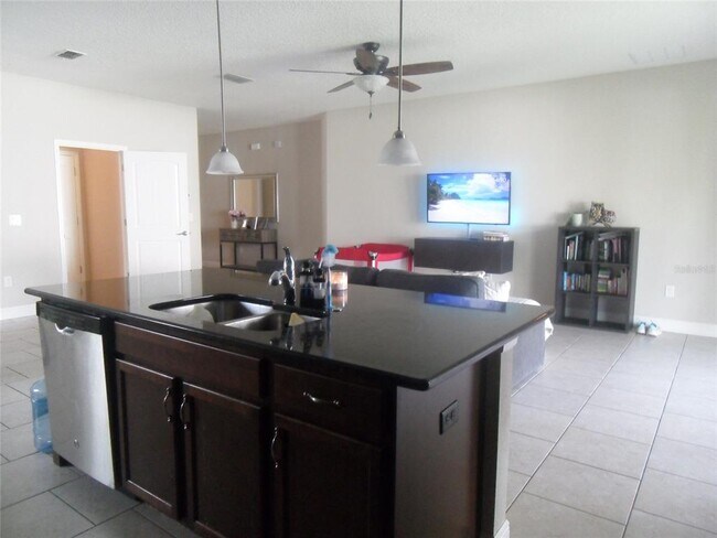 Building Photo - 1497 Softshell St