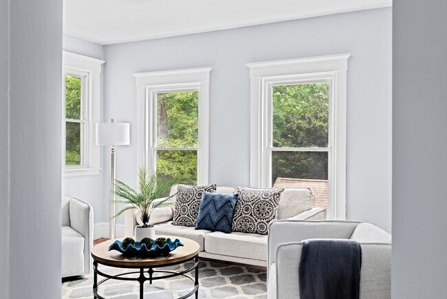 Building Photo - 225 Pleasant St