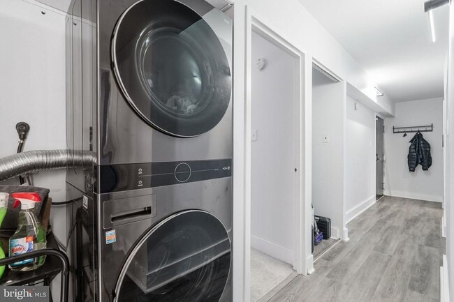 Building Photo - 11647 Stoneview Square