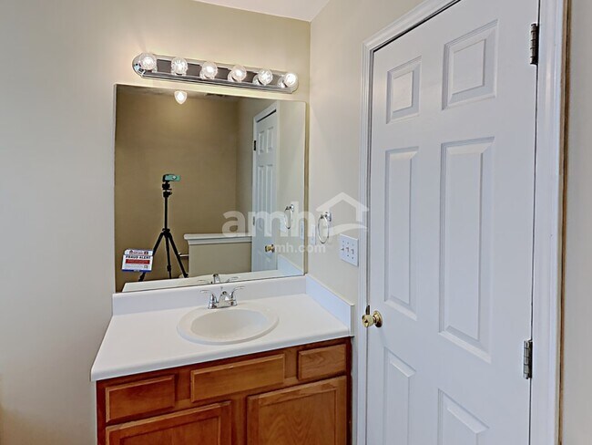 Building Photo - 4865 Lake Park Ln