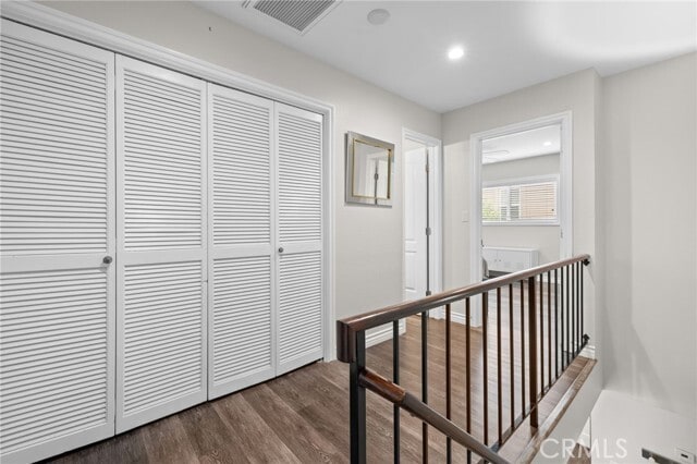 Building Photo - 545 E Cypress Ave