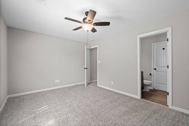 Building Photo - 299 Smithson Ln