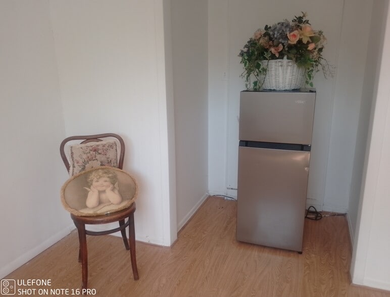 Building Photo - 172 Wicks Rd