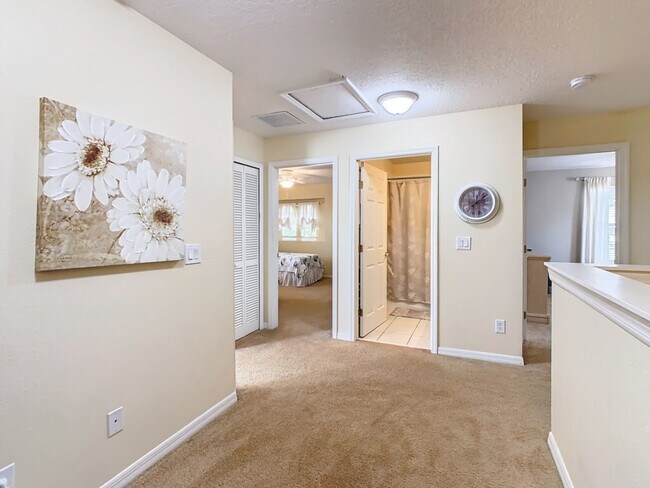 Building Photo - 846 Orista Dr