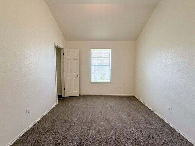 Building Photo - 4202 Jeff Scott Dr