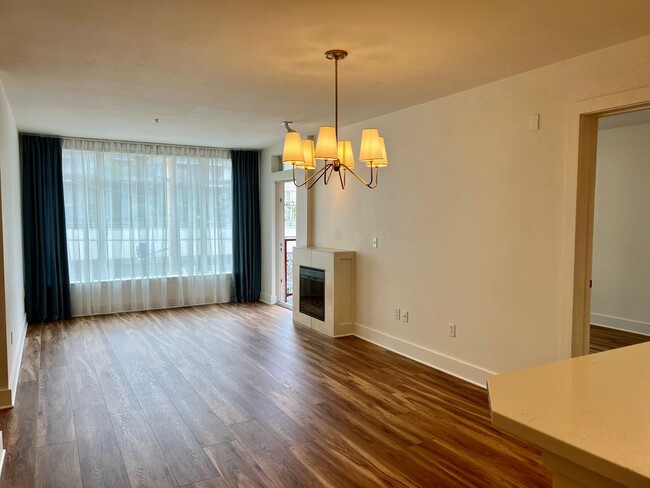 Building Photo - Stunning, Luxe Condo in Ballard! Two Beds ...