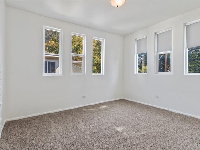Building Photo - 815 S 700 E