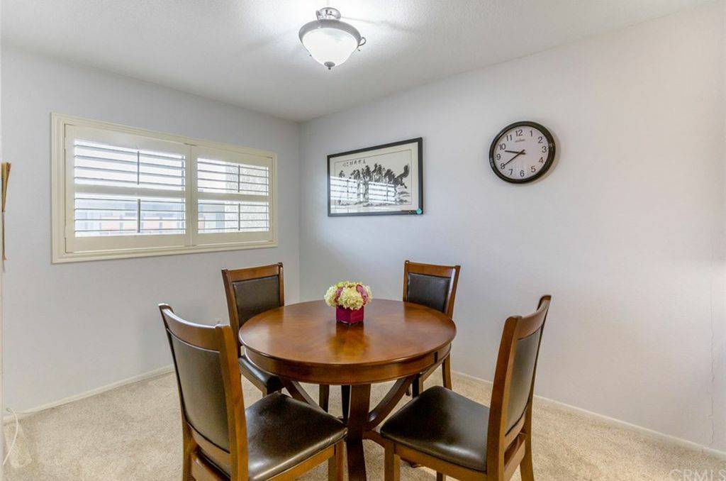 Building Photo - 277 Pleasant St